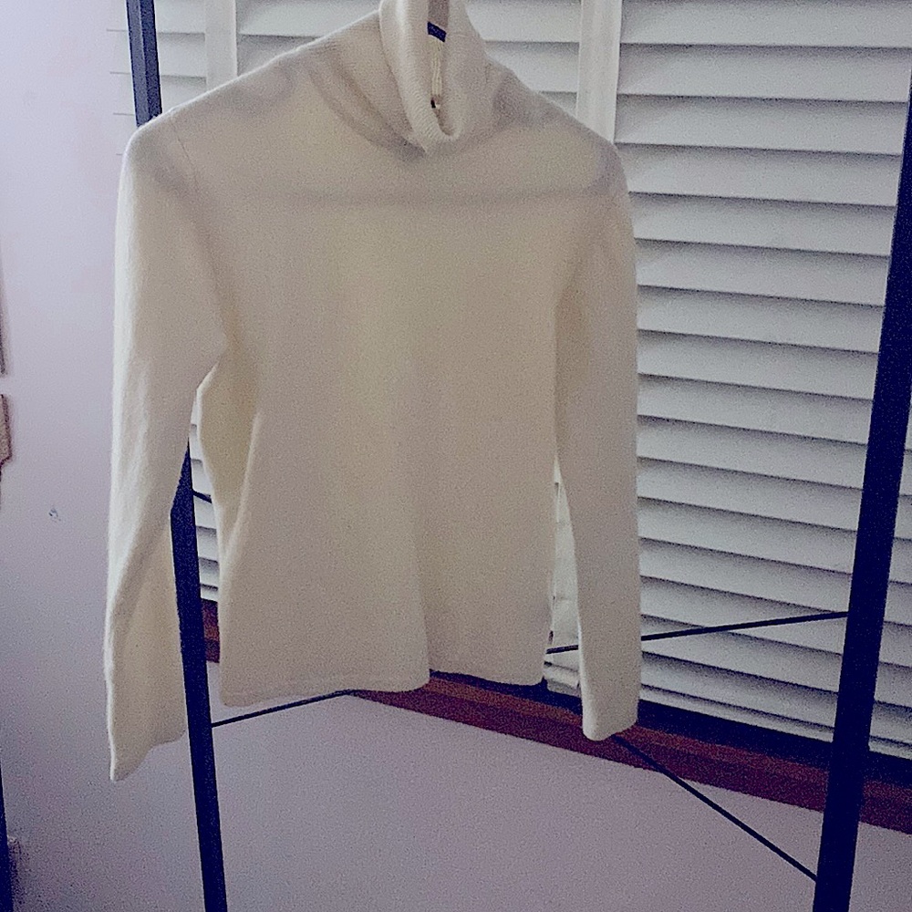 Ralph Lauren Women’s Large Creme Cashmere Vintage Turtleneck